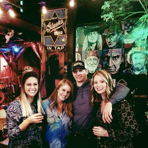 Meet your Posher, Cierra - Picture 1 of 1